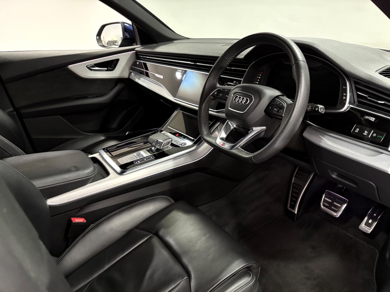 Used Audi Q8 2022 for sale - 76349501: Photo 9