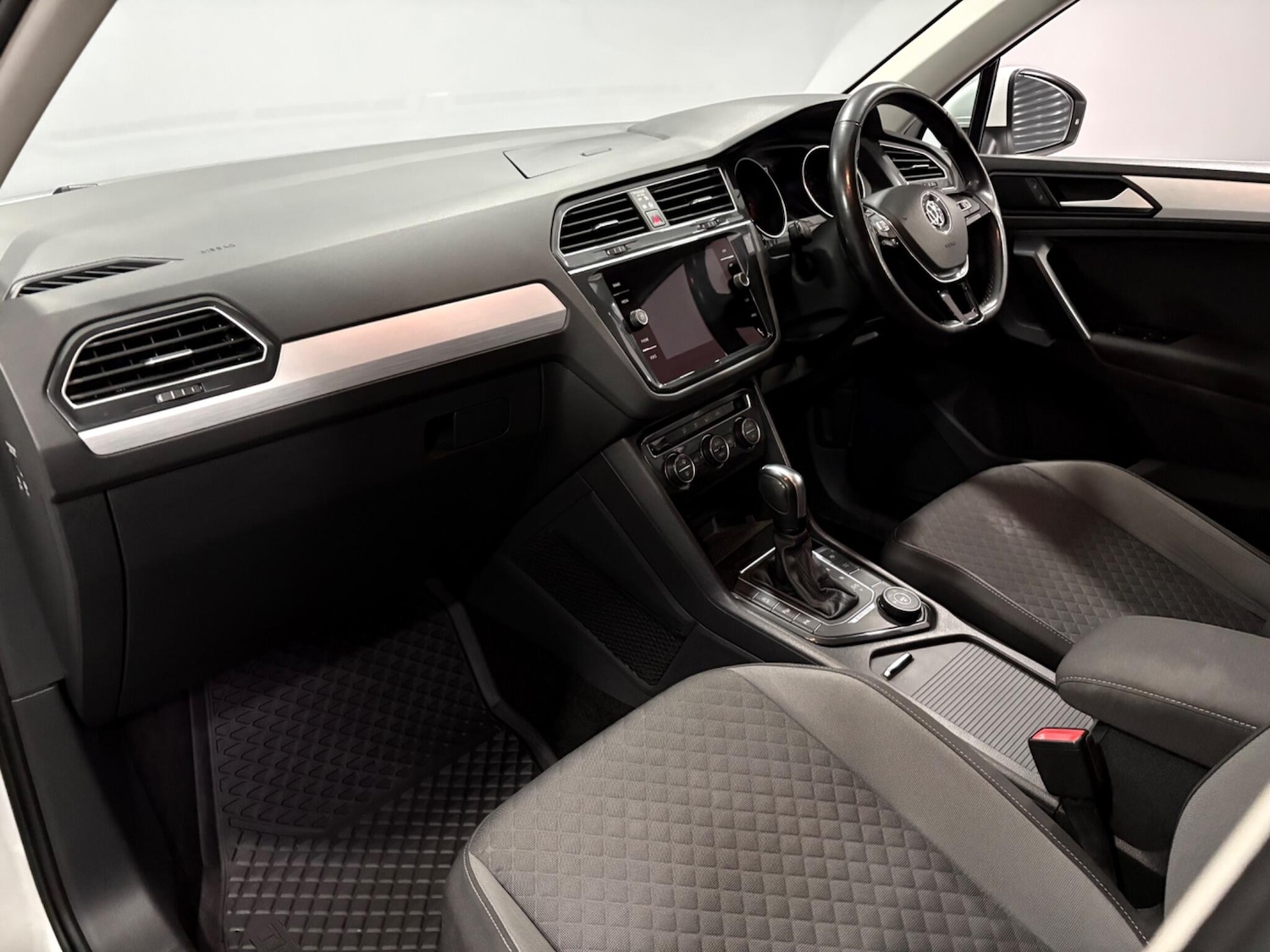 Used Volkswagen Tiguan for sale - 77808394: Photo 11