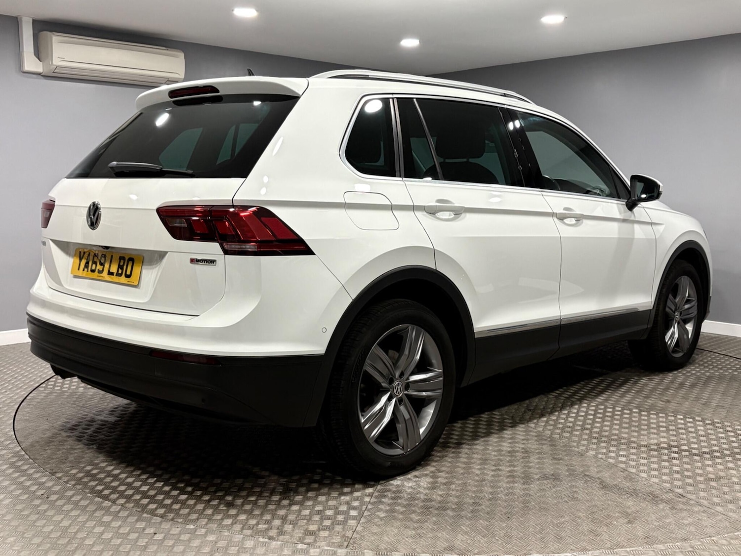 Used Volkswagen Tiguan for sale - 77808394: Photo 3