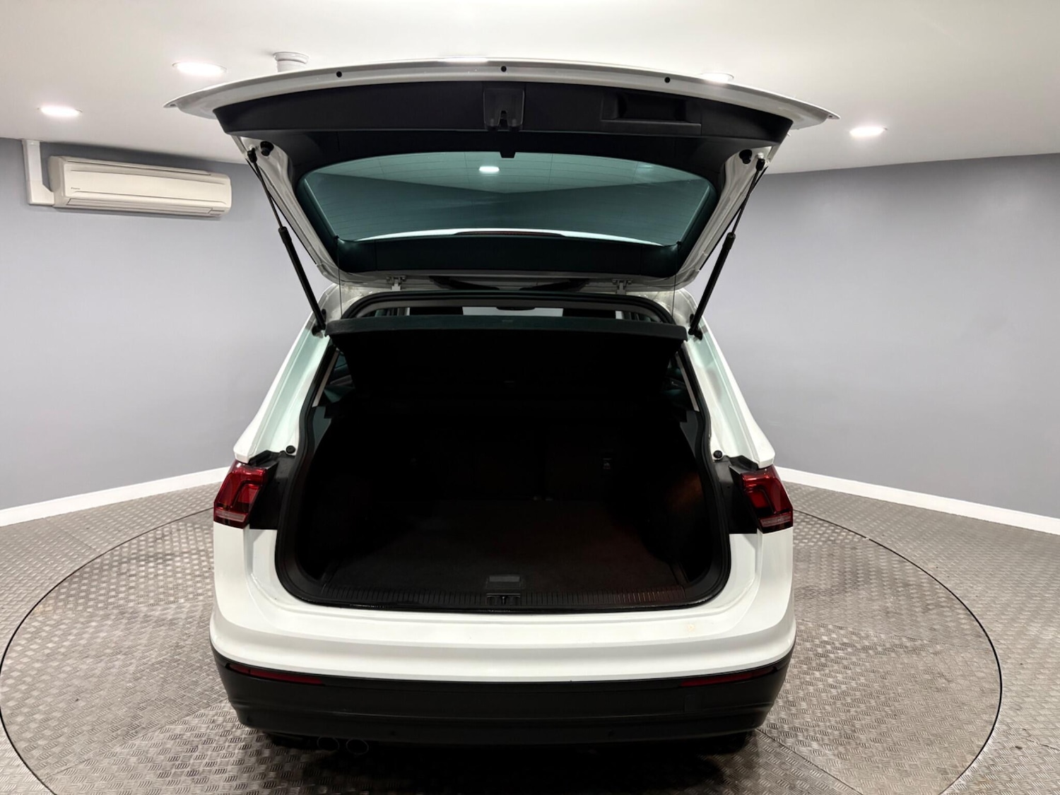 Used Volkswagen Tiguan for sale - 77808394: Photo 46