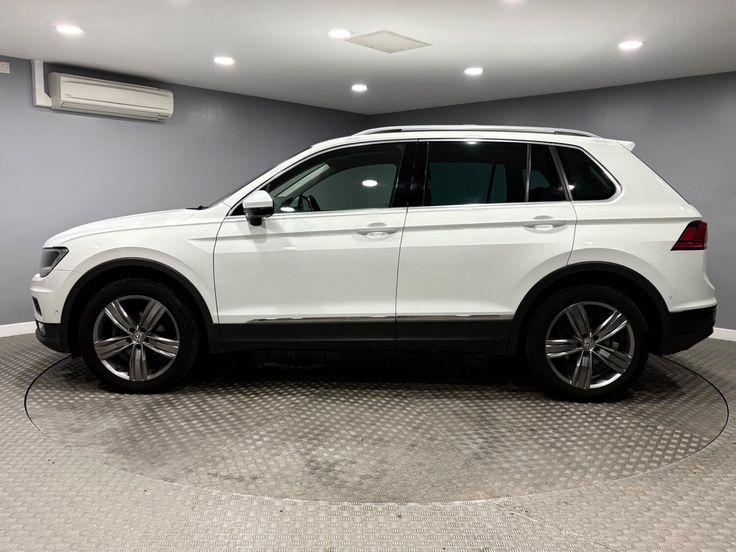 Used Volkswagen Tiguan for sale - 77808394: Photo 6