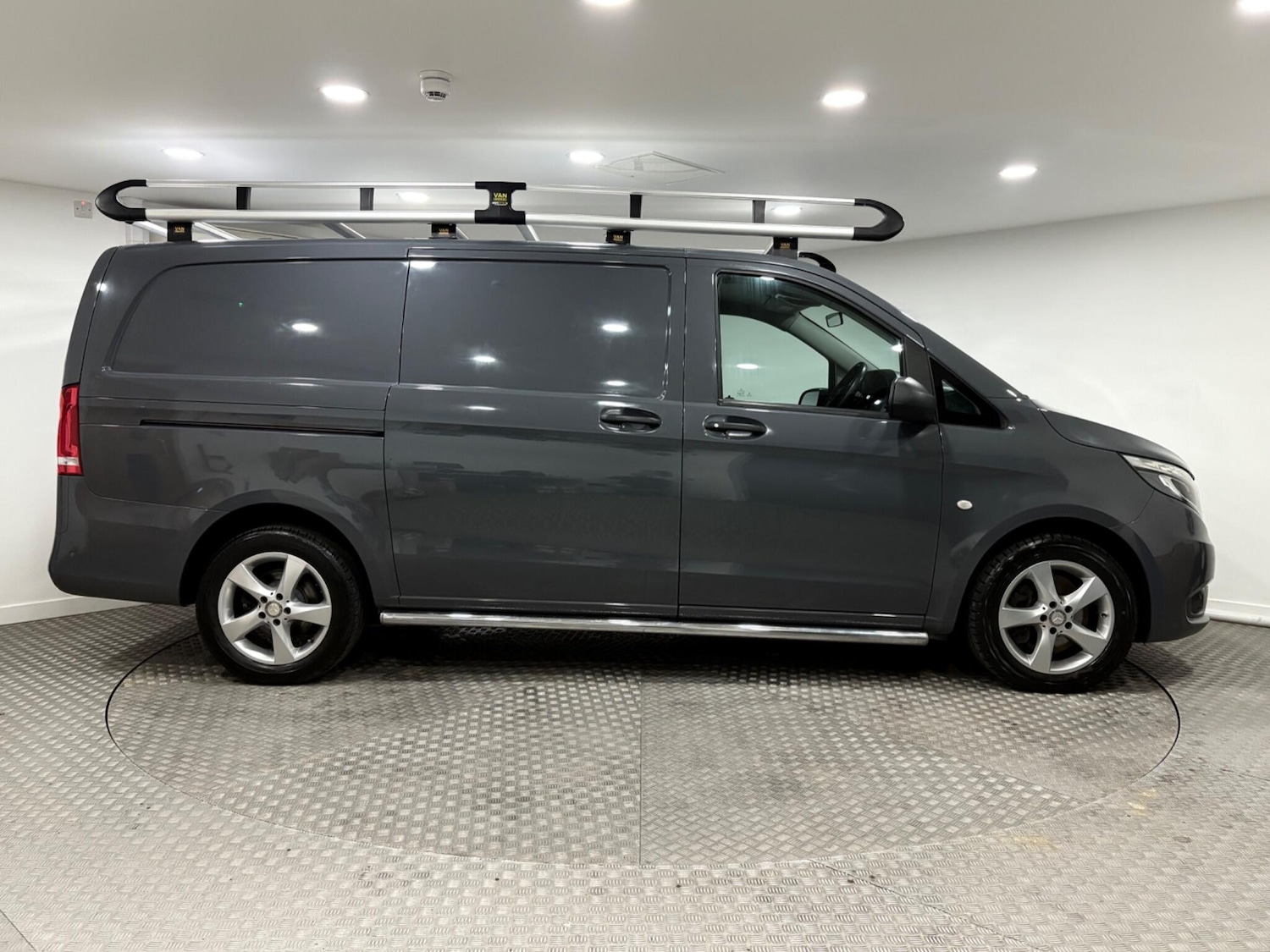 Used Mercedes-Benz Vito 2018 for sale - 77020876: Photo 2