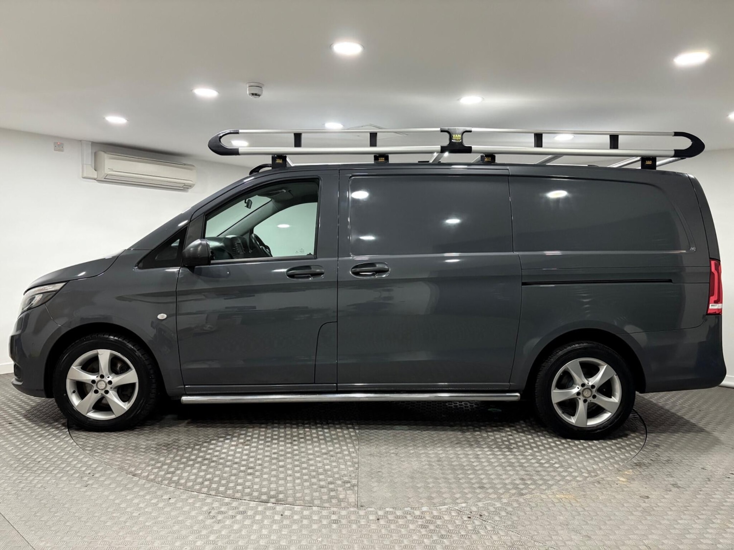 Used Mercedes-Benz Vito 2018 for sale - 77020876: Photo 6