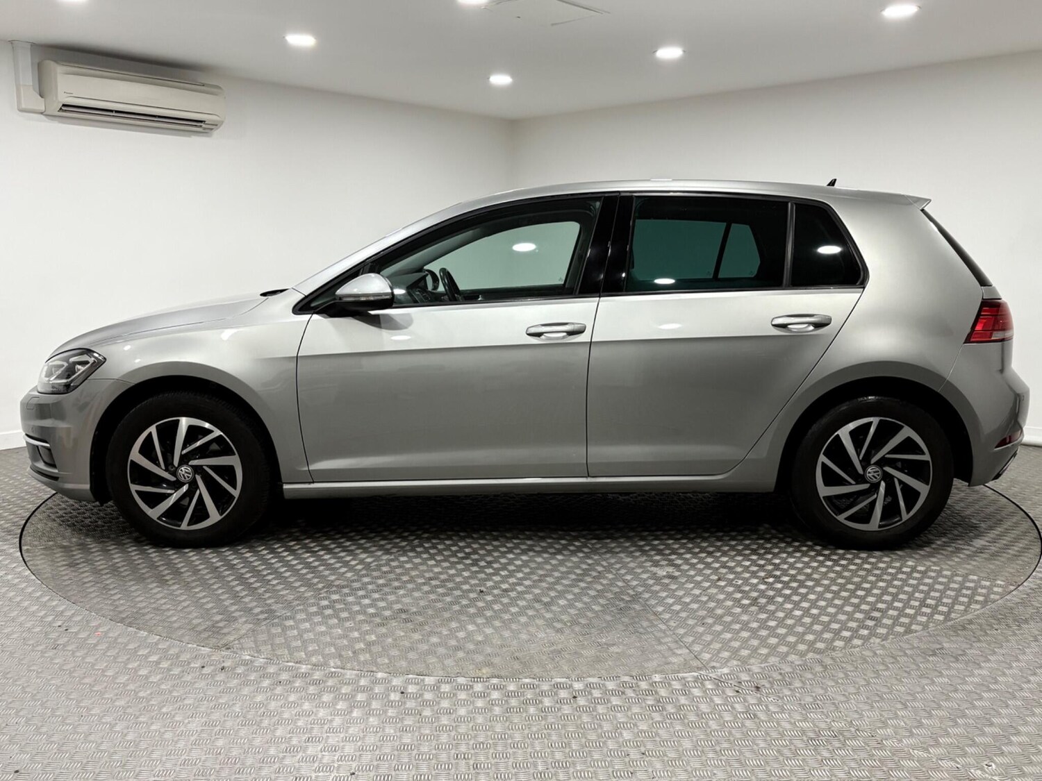 Used Volkswagen Golf 2020 for sale - 76584242: Photo 6