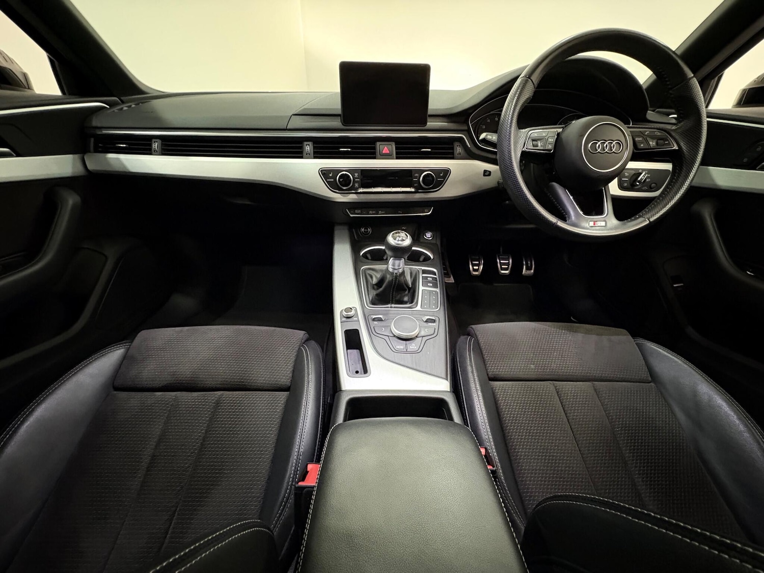 Used Audi A4 2018 for sale - 77021171: Photo 10