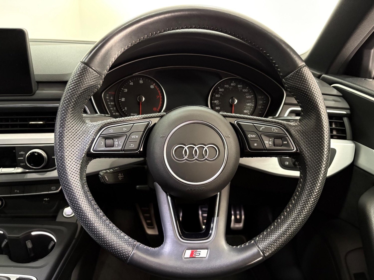 Used Audi A4 2018 for sale - 77021171: Photo 14