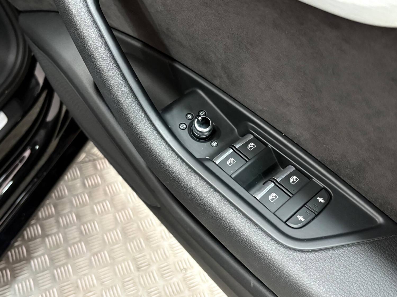 Used Audi A4 2018 for sale - 77021171: Photo 36