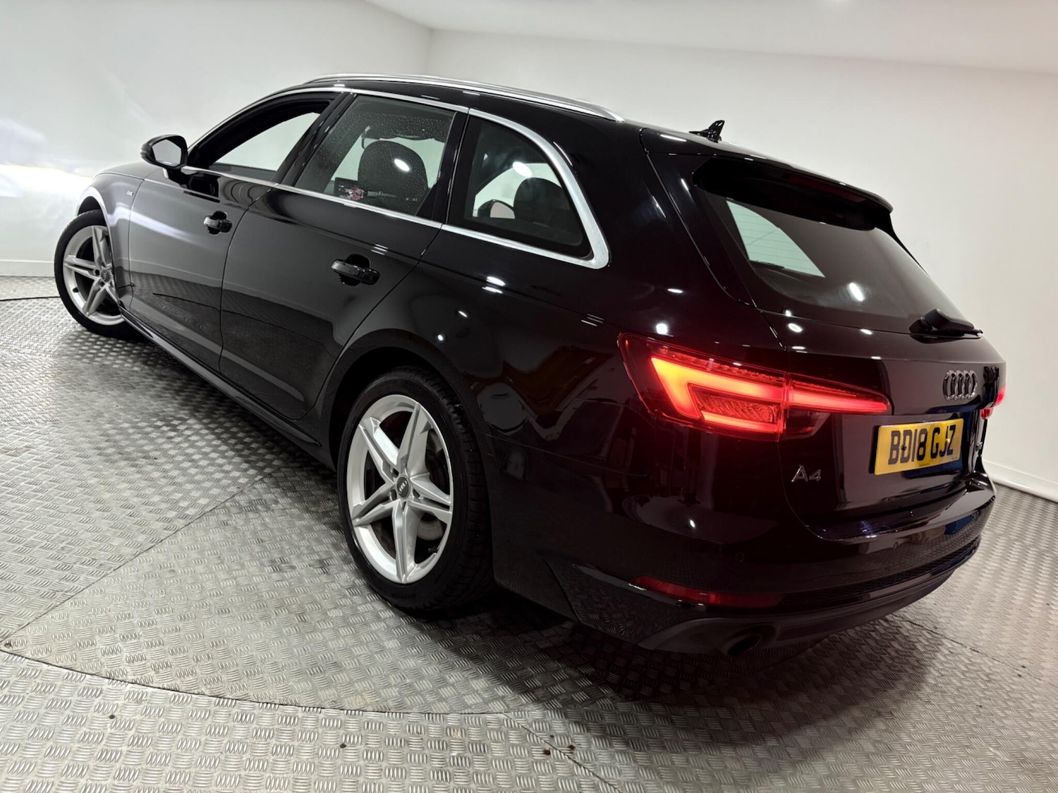 Used Audi A4 2018 for sale - 77021171: Photo 49