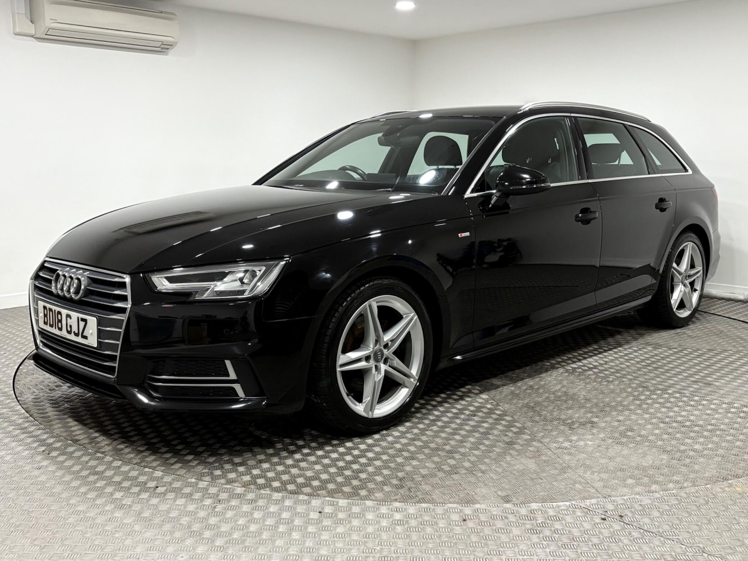 Used Audi A4 2018 for sale - 77021171: Photo 7