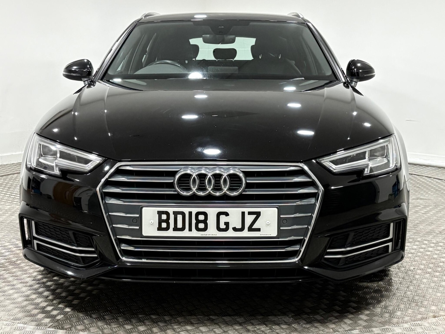 Used Audi A4 2018 for sale - 77021171: Photo 8