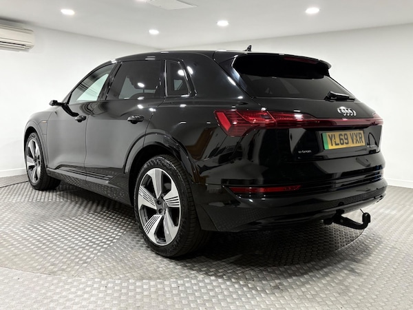 Used Audi e-tron 2020 for sale - 76315238: Photo 5