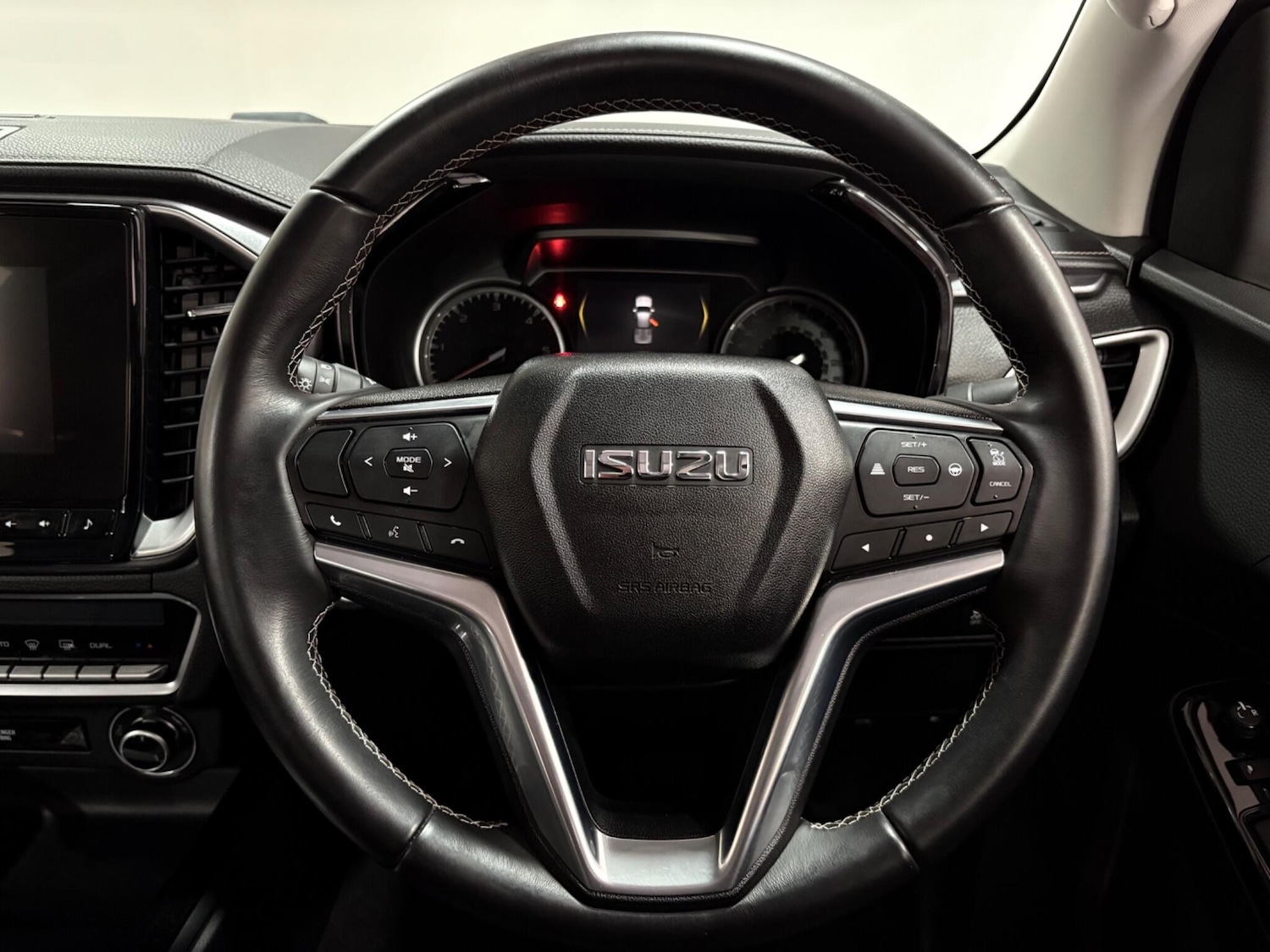 Used Isuzu D-Max 2022 for sale - 76370776: Photo 14