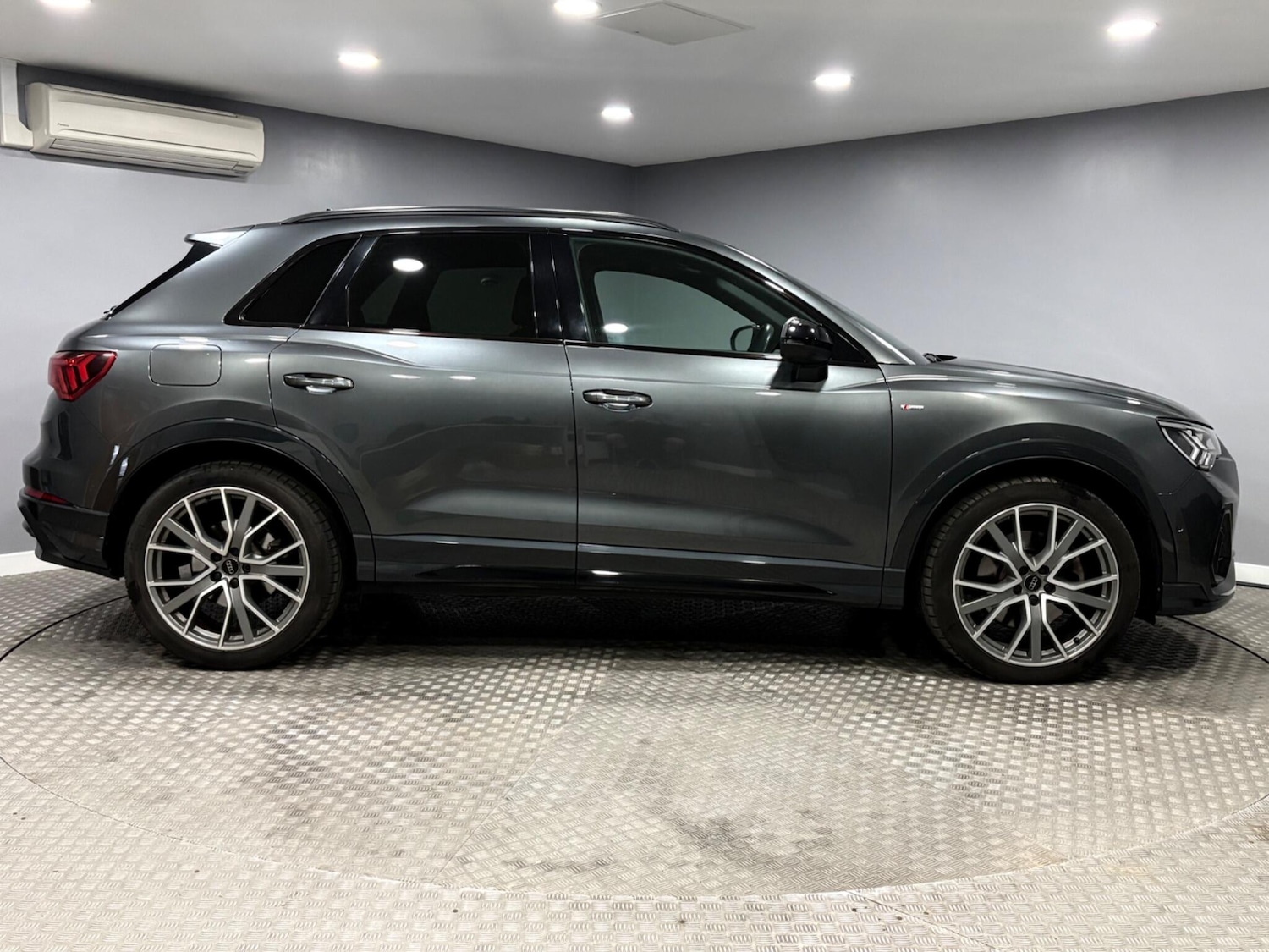 Used Audi Q3 2019 for sale - 78185328: Photo 2