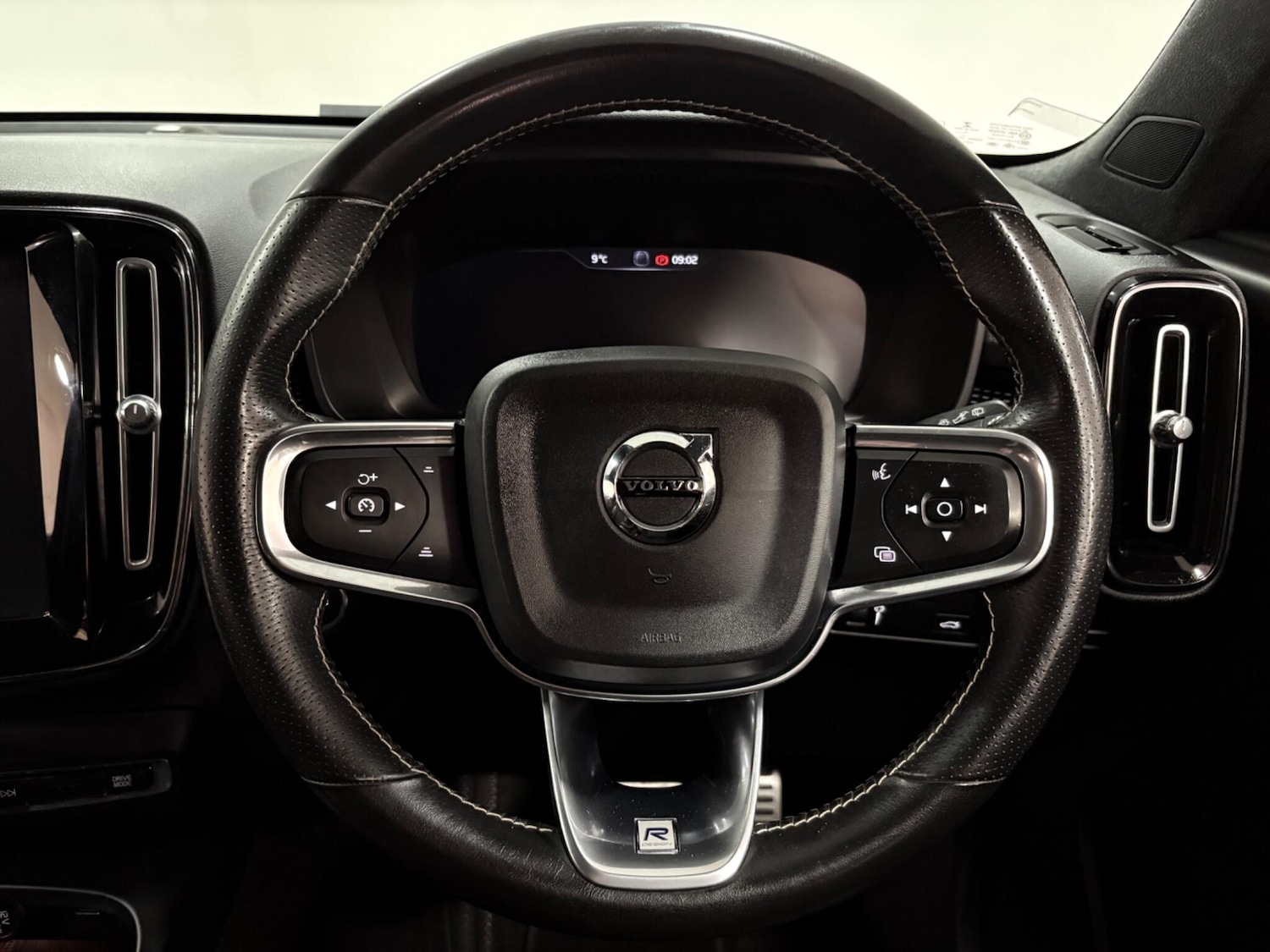 Used Volvo XC40 for sale - 76727914: Photo 14