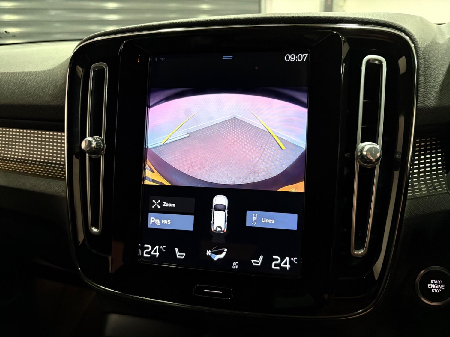 Used Volvo XC40 for sale - 76727914: Photo 24