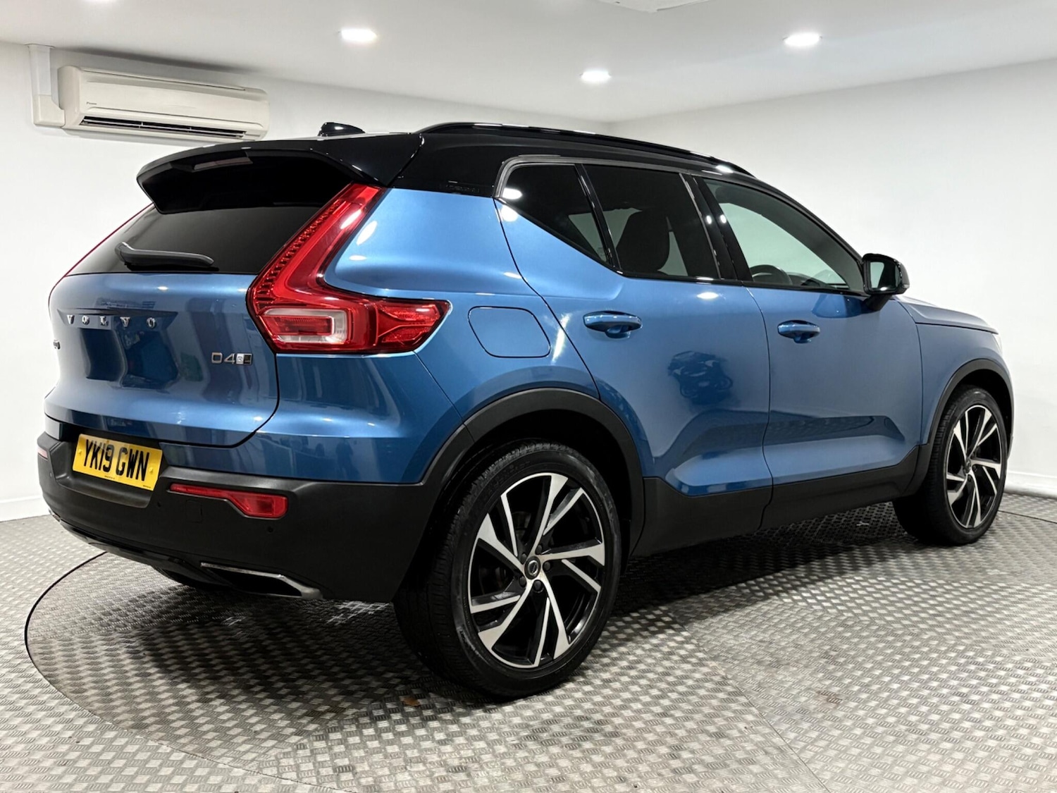 Used Volvo XC40 for sale - 76727914: Photo 3