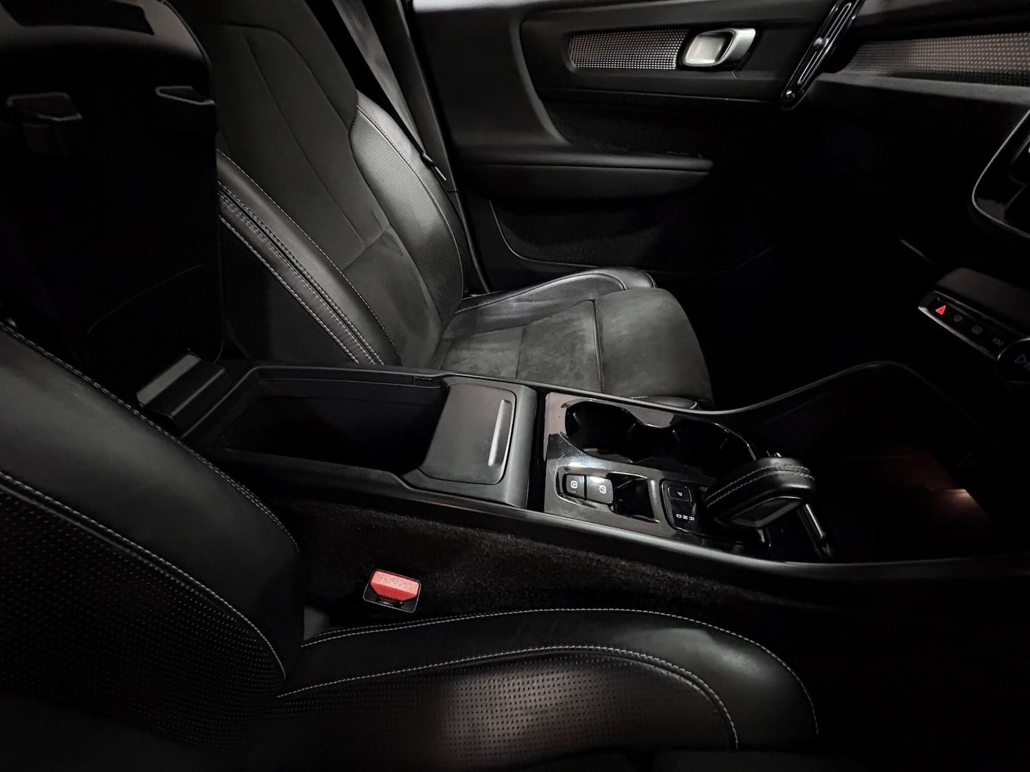 Used Volvo XC40 for sale - 76727914: Photo 34