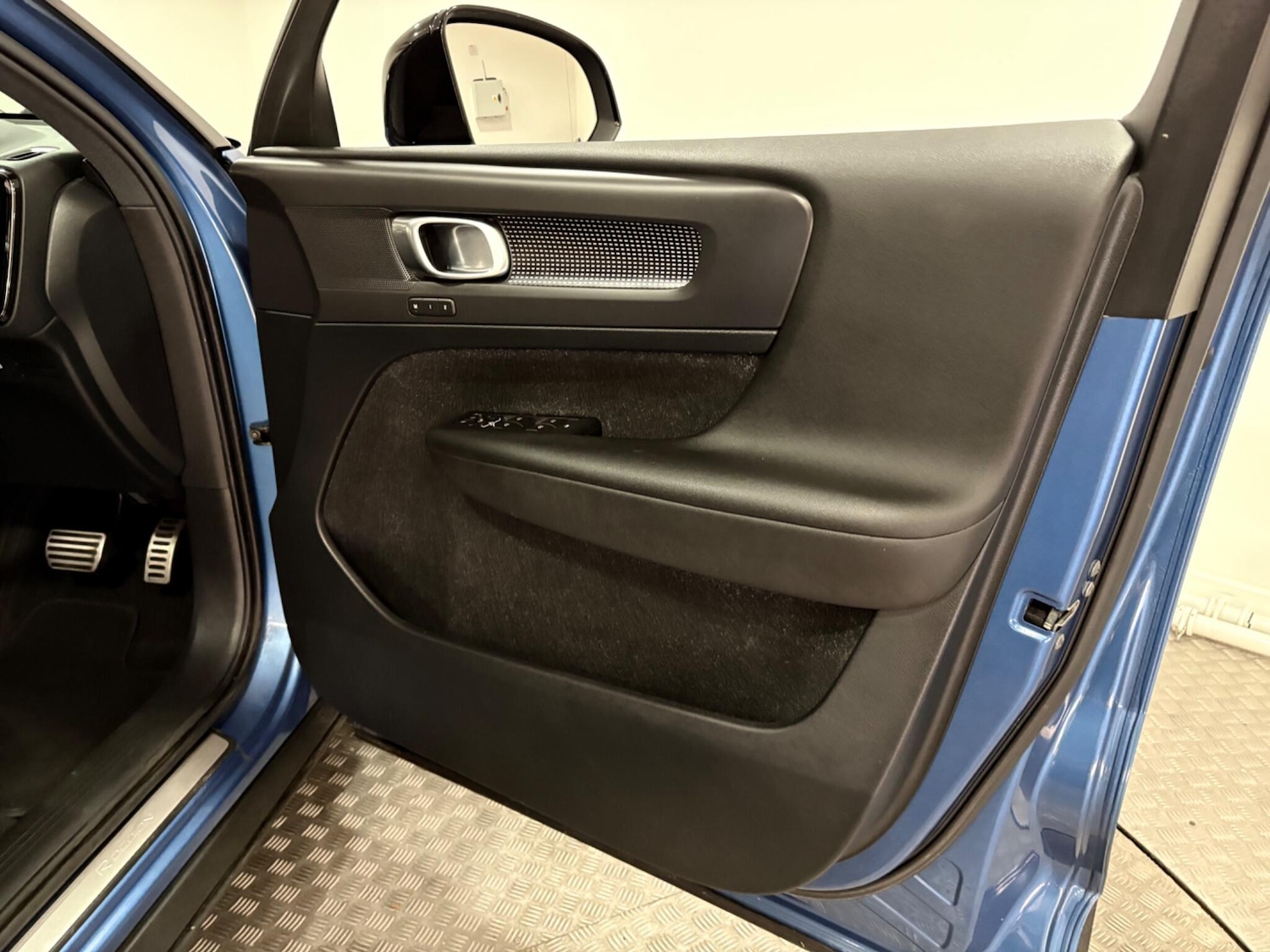 Used Volvo XC40 for sale - 76727914: Photo 36