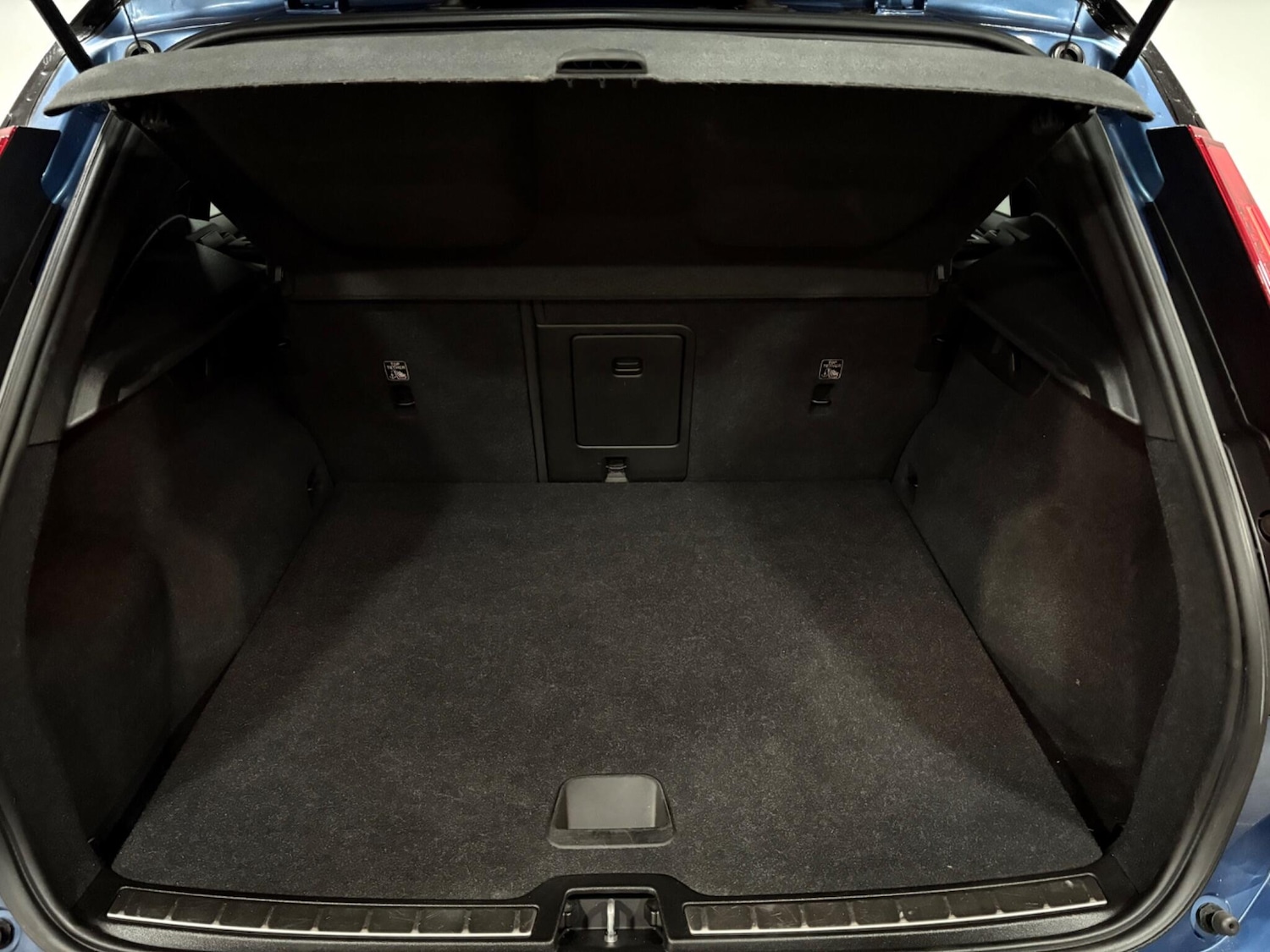 Used Volvo XC40 for sale - 76727914: Photo 43