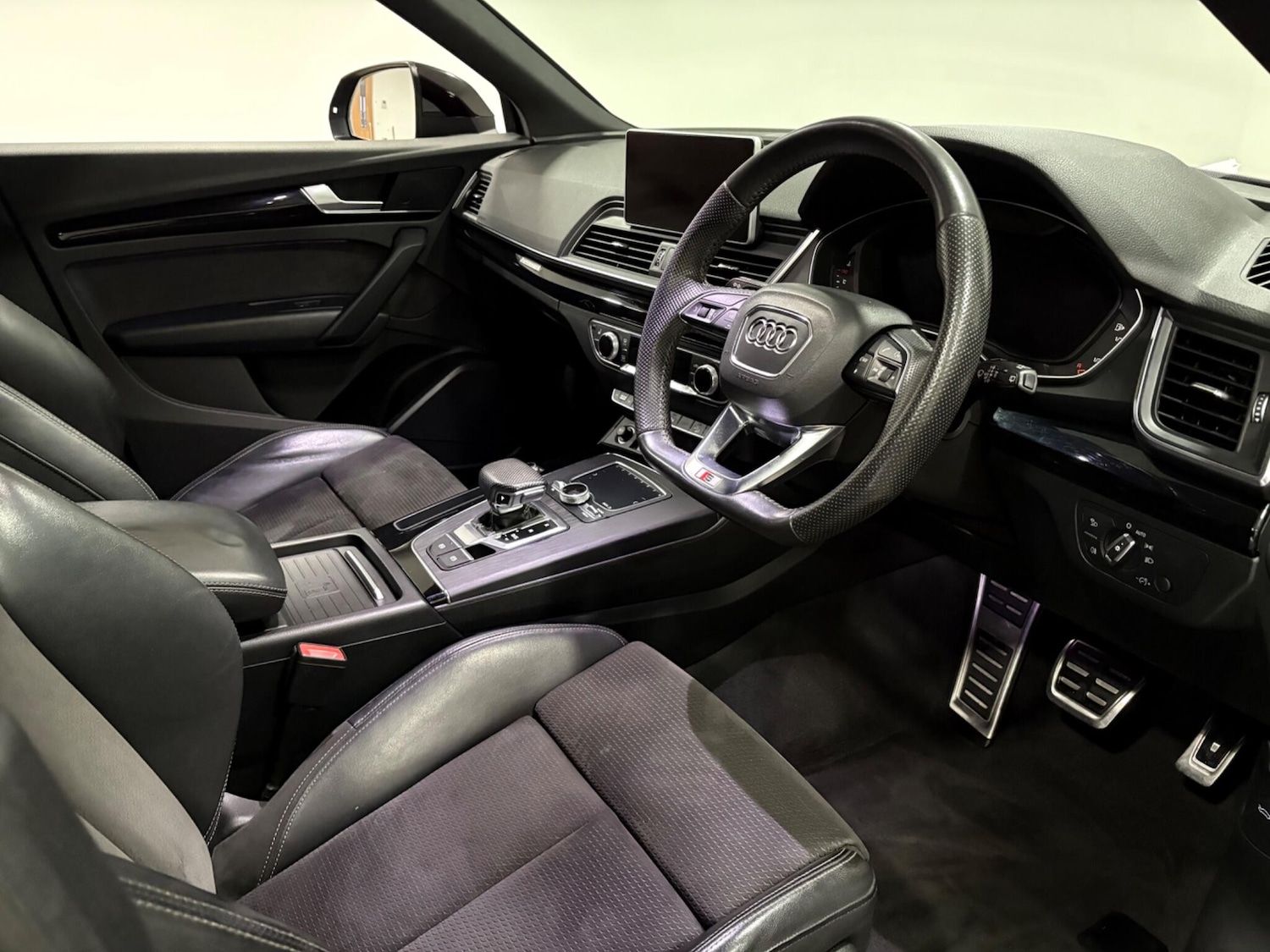 Used Audi Q5 2019 for sale - 76572310: Photo 9