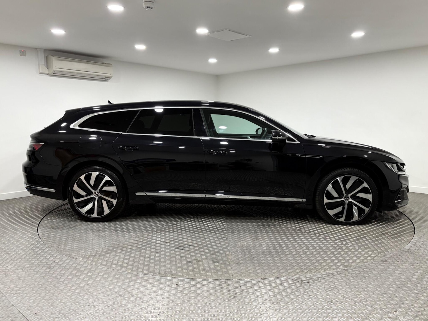 Used Volkswagen Arteon 2024 for sale - 77021260: Photo 2