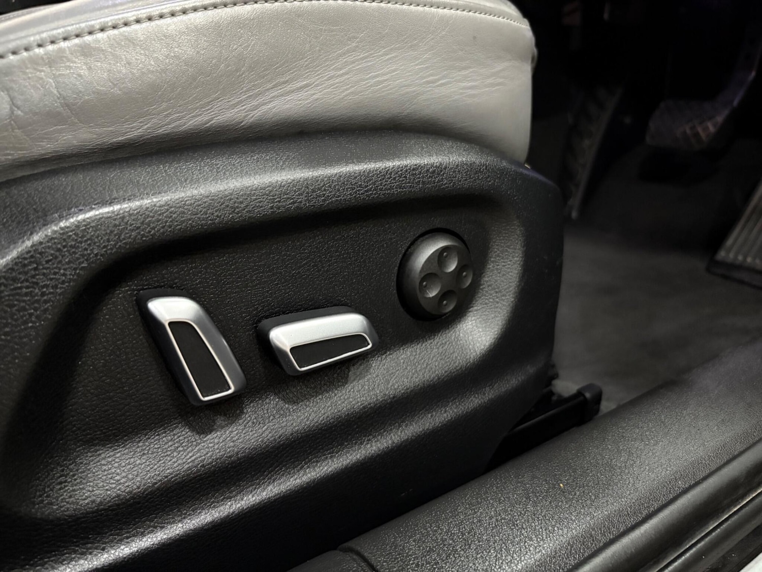 Used Audi Q3 2016 for sale - 76912959: Photo 14