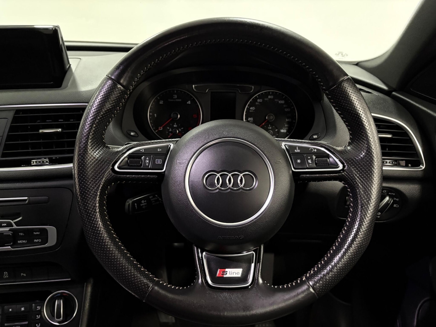 Used Audi Q3 2016 for sale - 76912959: Photo 16