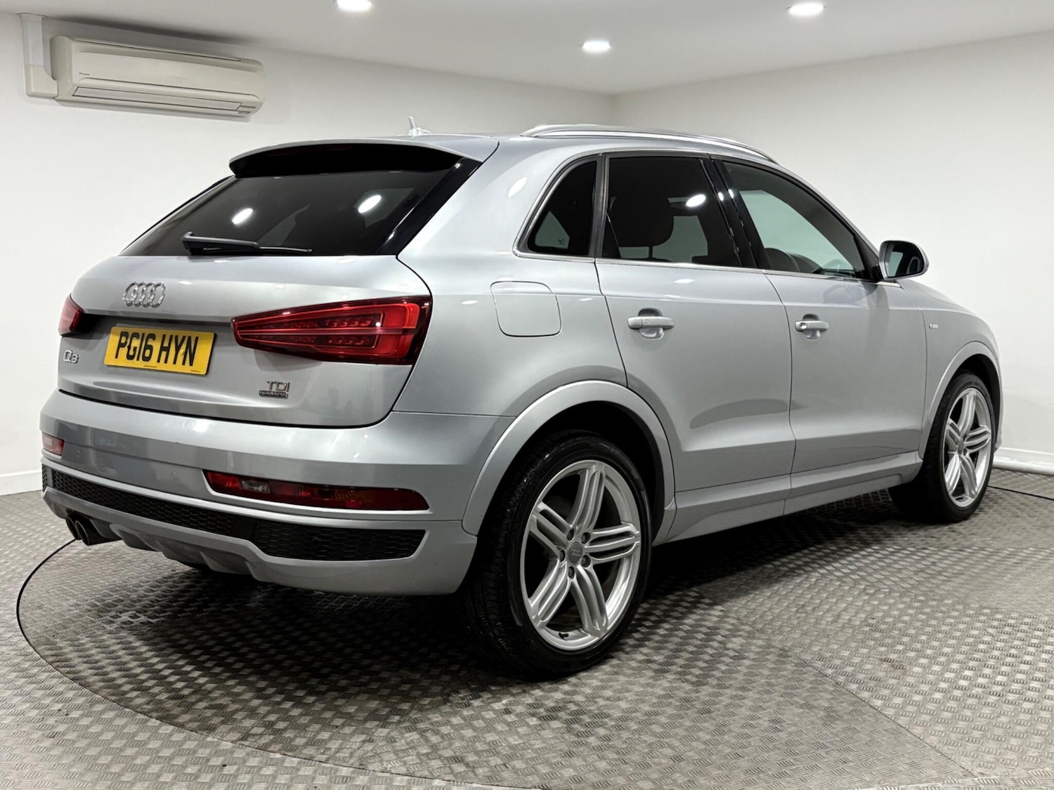 Used Audi Q3 2016 for sale - 76912959: Photo 3