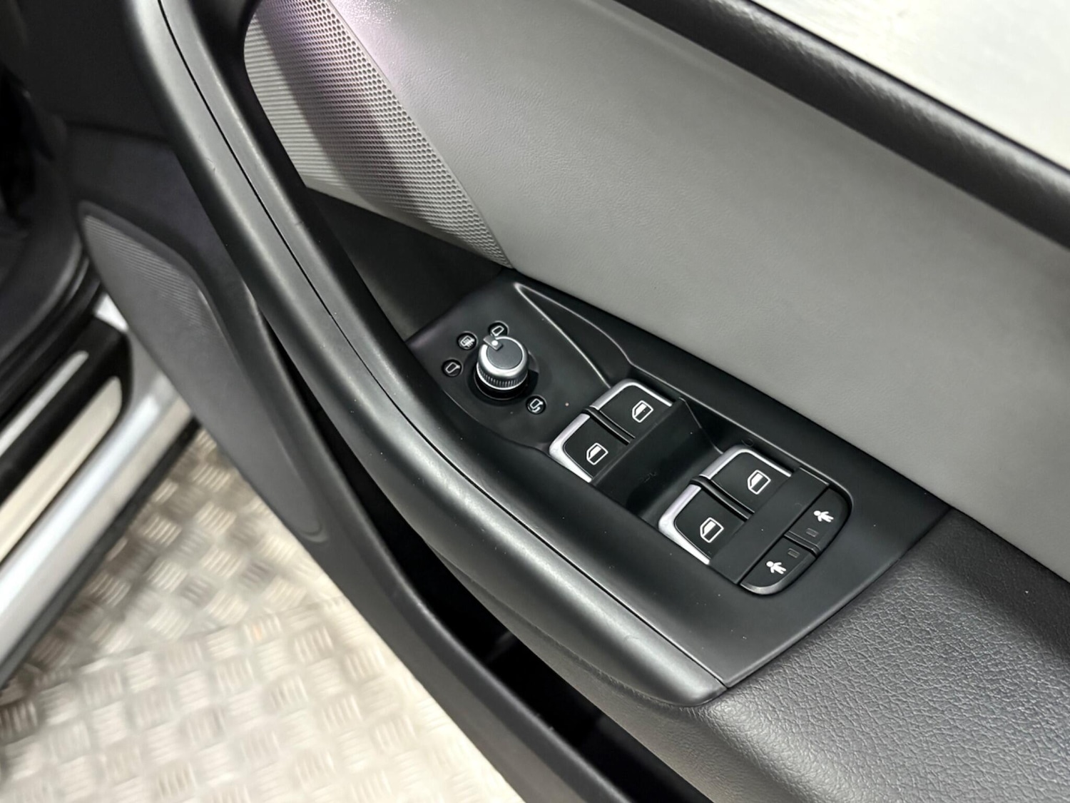 Used Audi Q3 2016 for sale - 76912959: Photo 40