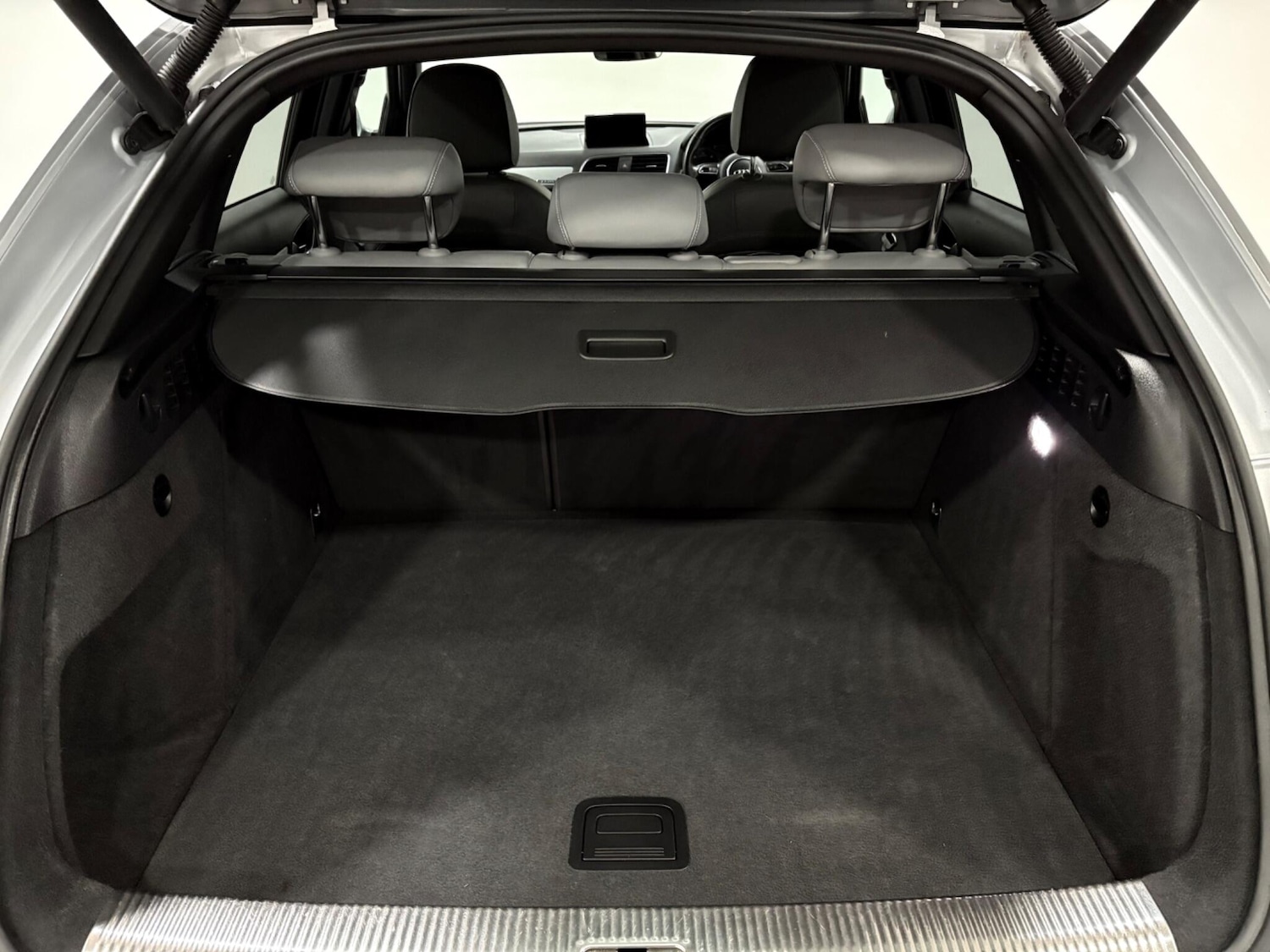 Used Audi Q3 2016 for sale - 76912959: Photo 47