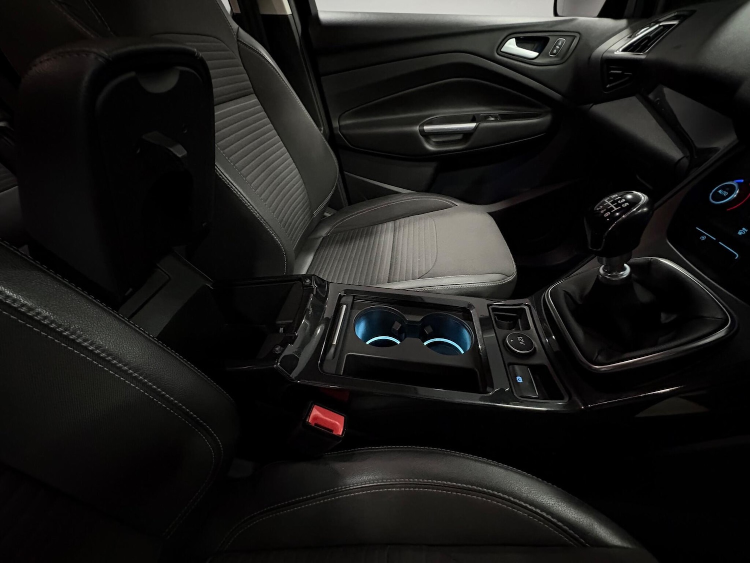 Used Ford Kuga 2017 for sale - 77882306: Photo 34