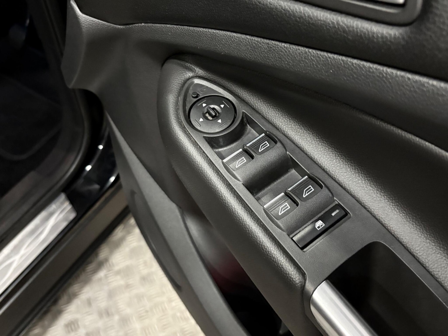 Used Ford Kuga 2017 for sale - 77882306: Photo 35