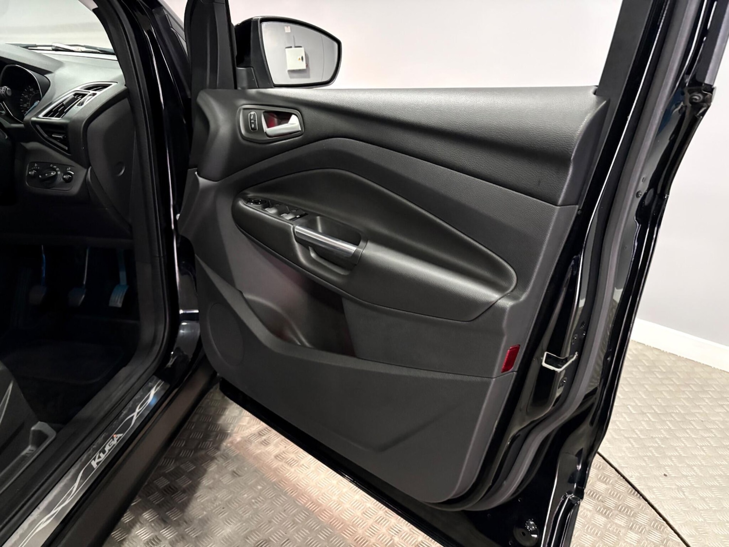 Used Ford Kuga 2017 for sale - 77882306: Photo 36