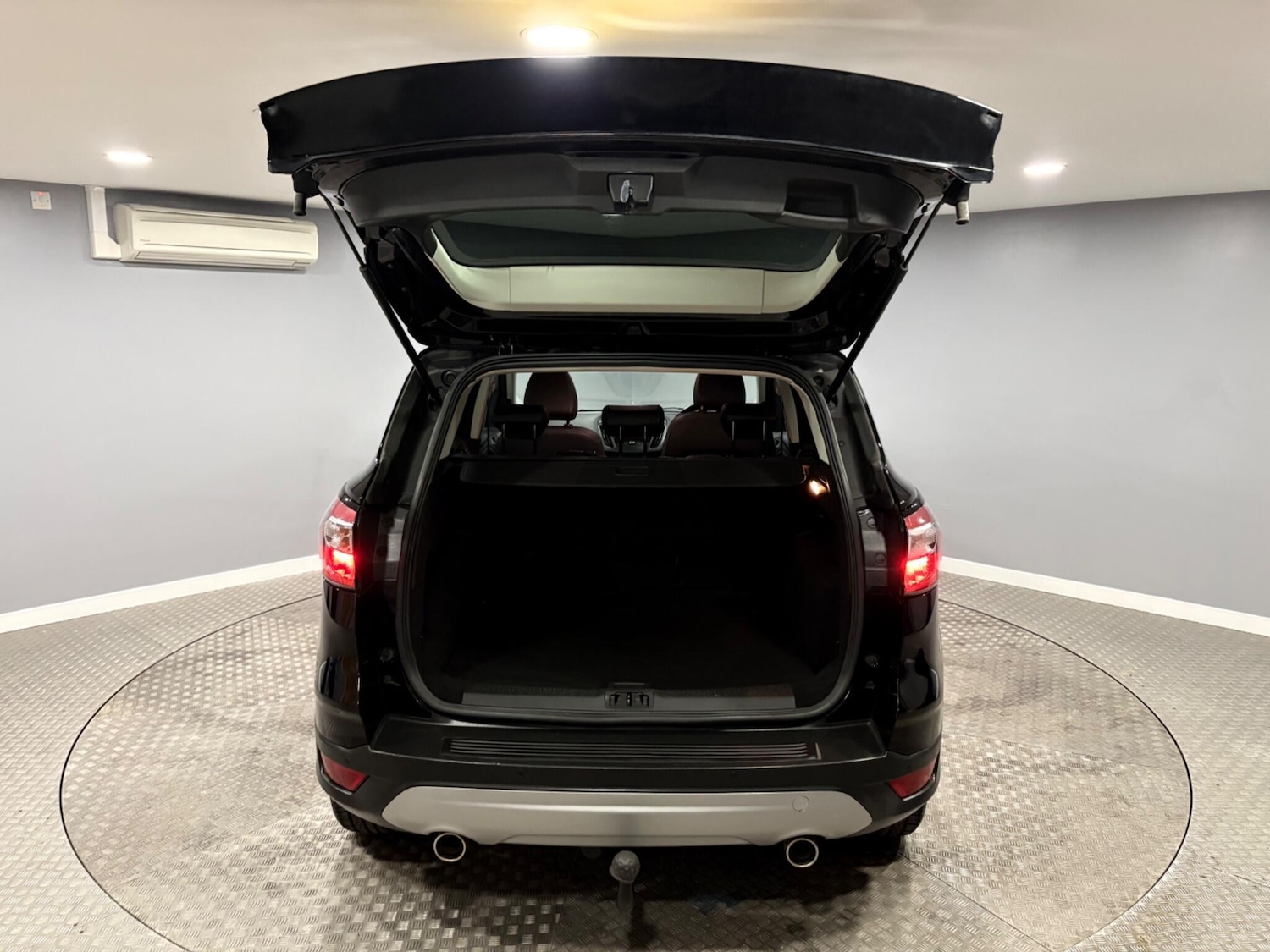 Used Ford Kuga 2017 for sale - 77882306: Photo 41