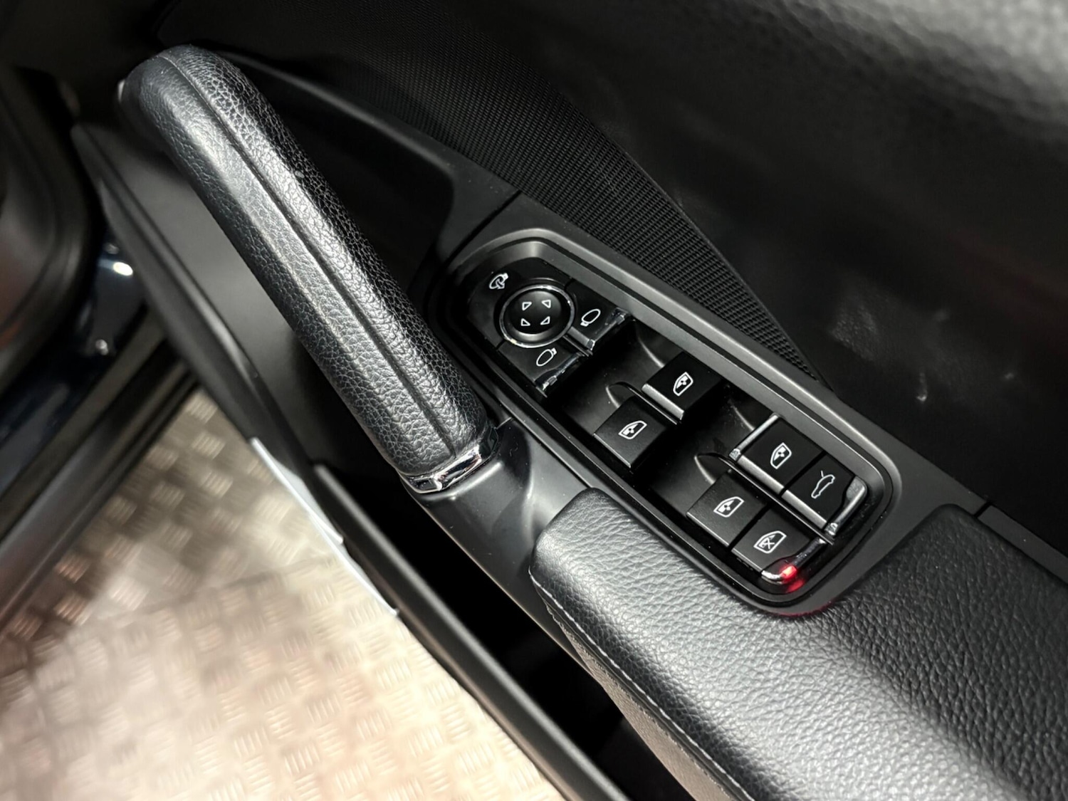 Used Porsche Cayenne 2016 for sale - 78018854: Photo 36