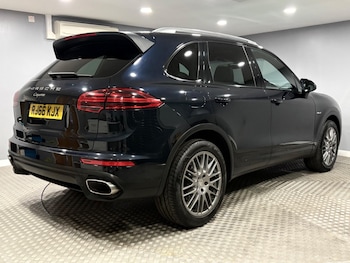 Used Porsche Cayenne 2016 for sale - 78018854: Photo