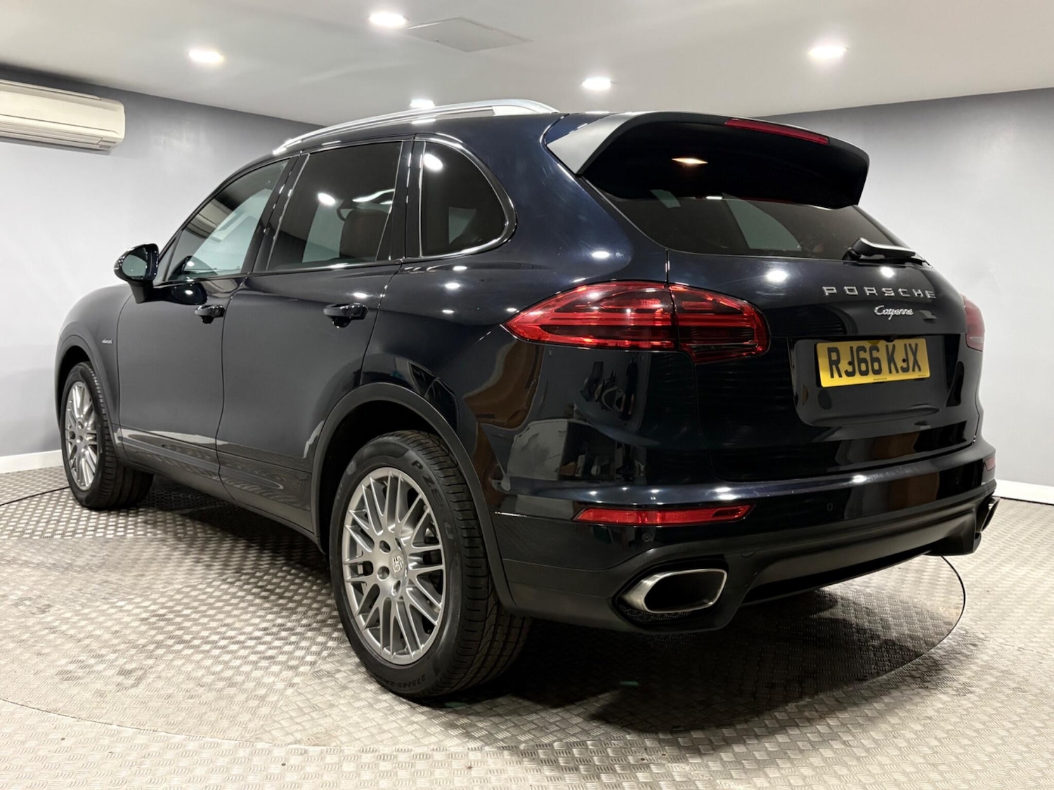 Used Porsche Cayenne 2016 for sale - 78018854: Photo 5