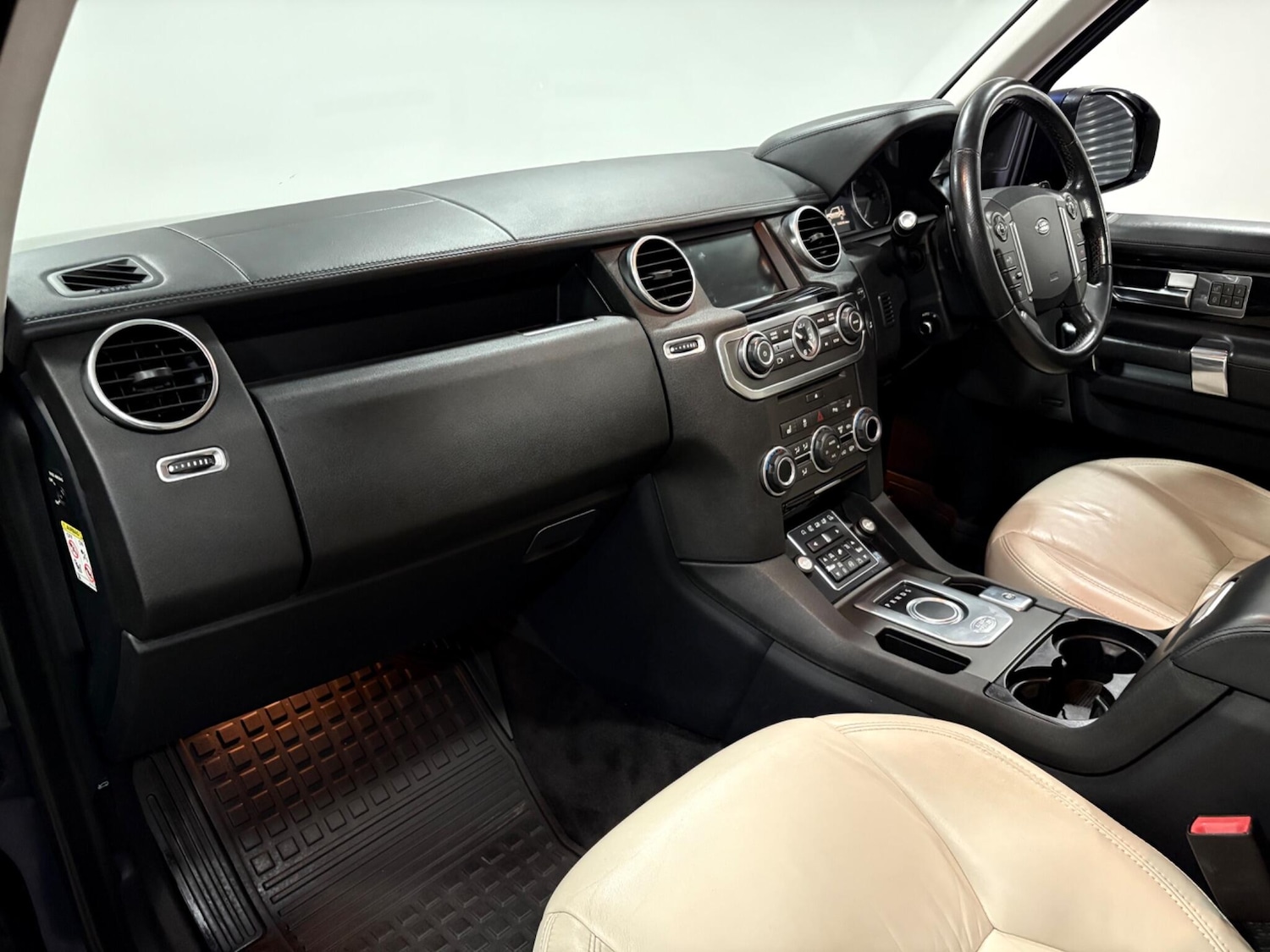 Used Land Rover Discovery 2015 for sale - 77131586: Photo 11