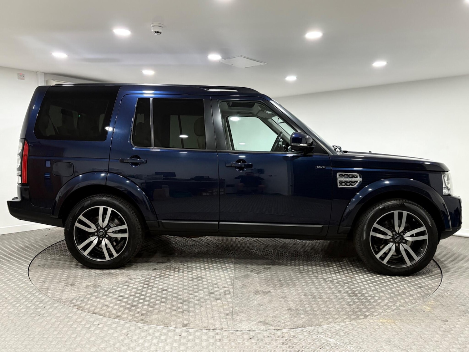 Used Land Rover Discovery 2015 for sale - 77131586: Photo 2
