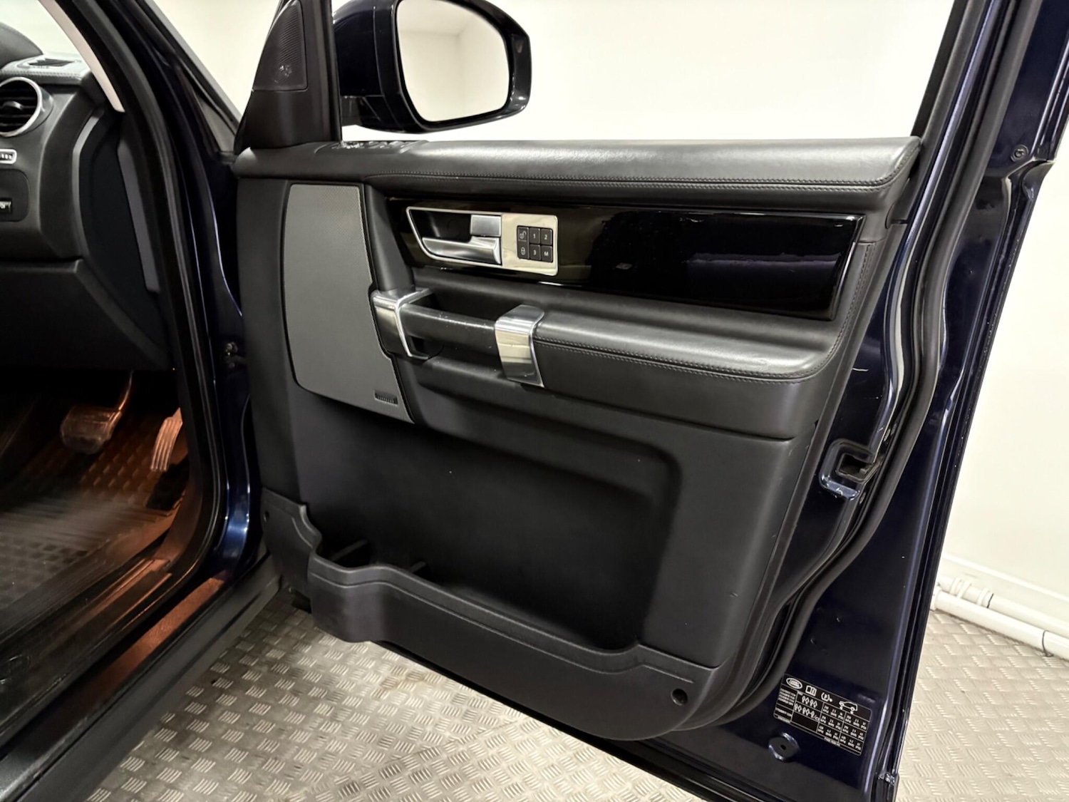 Used Land Rover Discovery 2015 for sale - 77131586: Photo 41