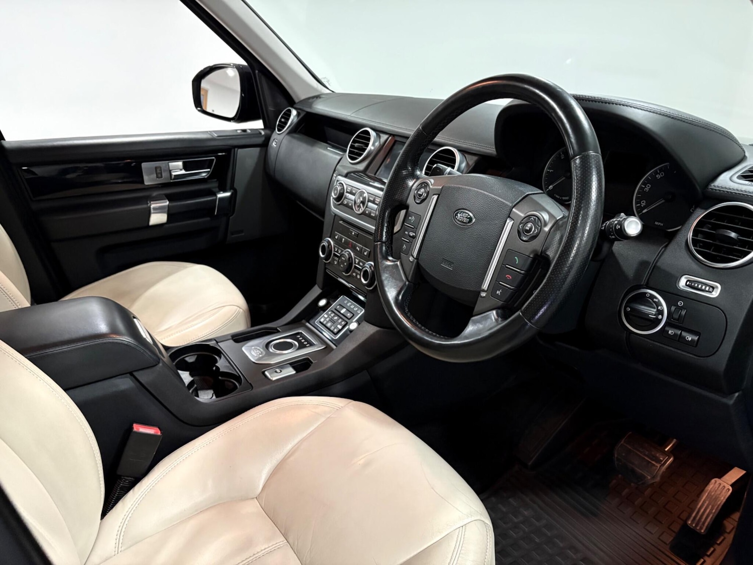 Used Land Rover Discovery 2015 for sale - 77131586: Photo 9