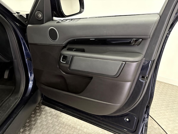 Used Land Rover Discovery 2018 for sale - 76189011: Photo 42