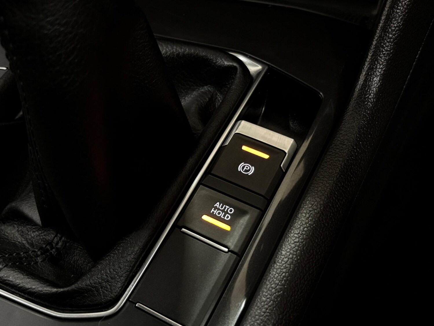 Used Volkswagen Tiguan 2016 for sale - 76152170: Photo 27