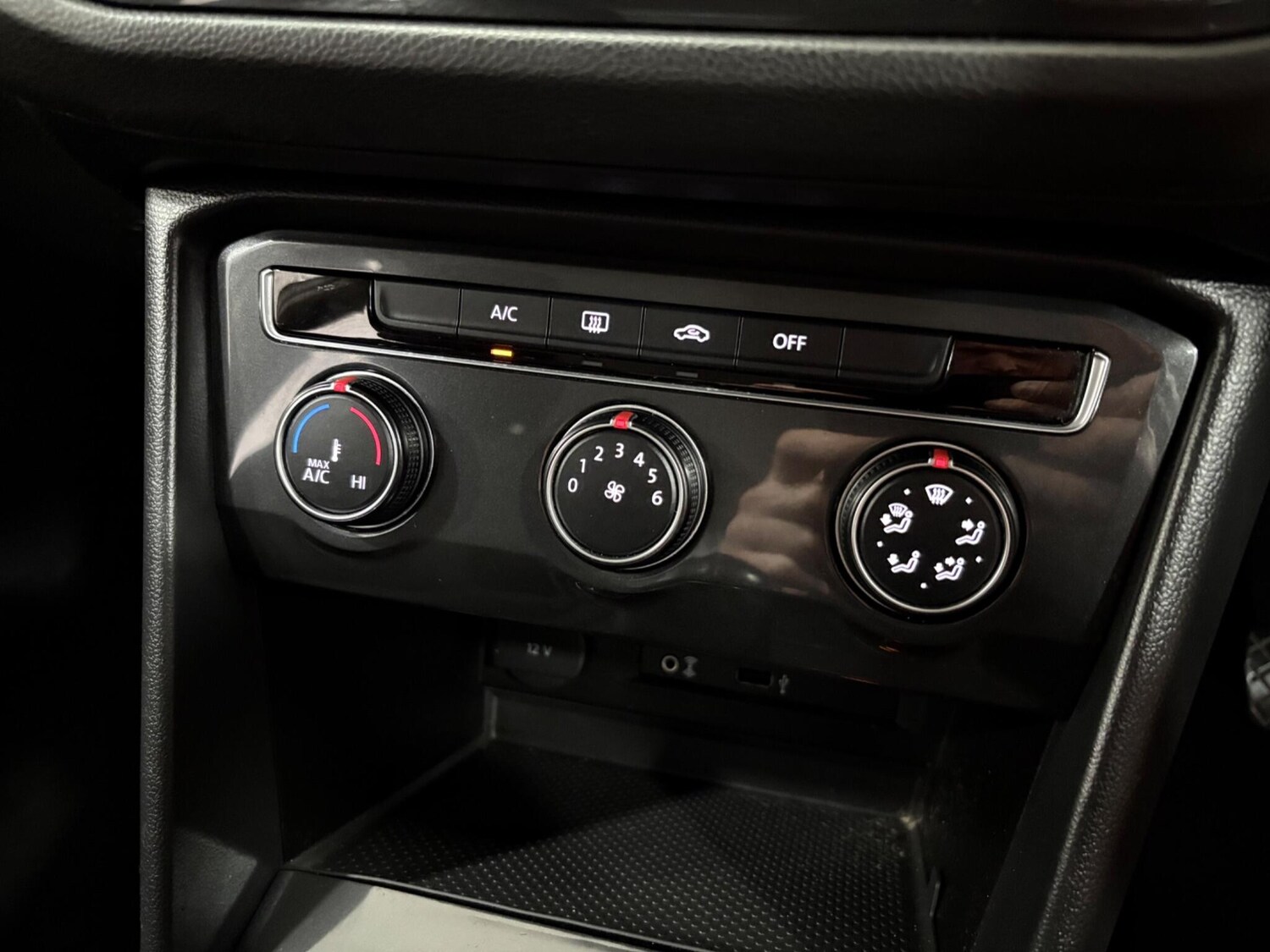 Used Volkswagen Tiguan 2016 for sale - 76152170: Photo 28