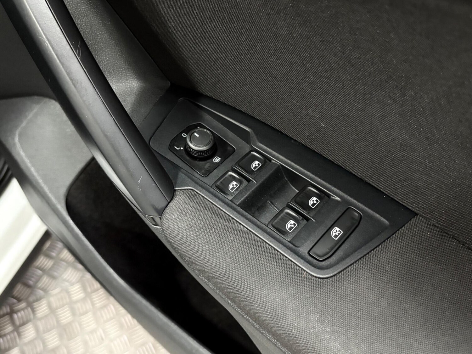 Used Volkswagen Tiguan 2016 for sale - 76152170: Photo 31