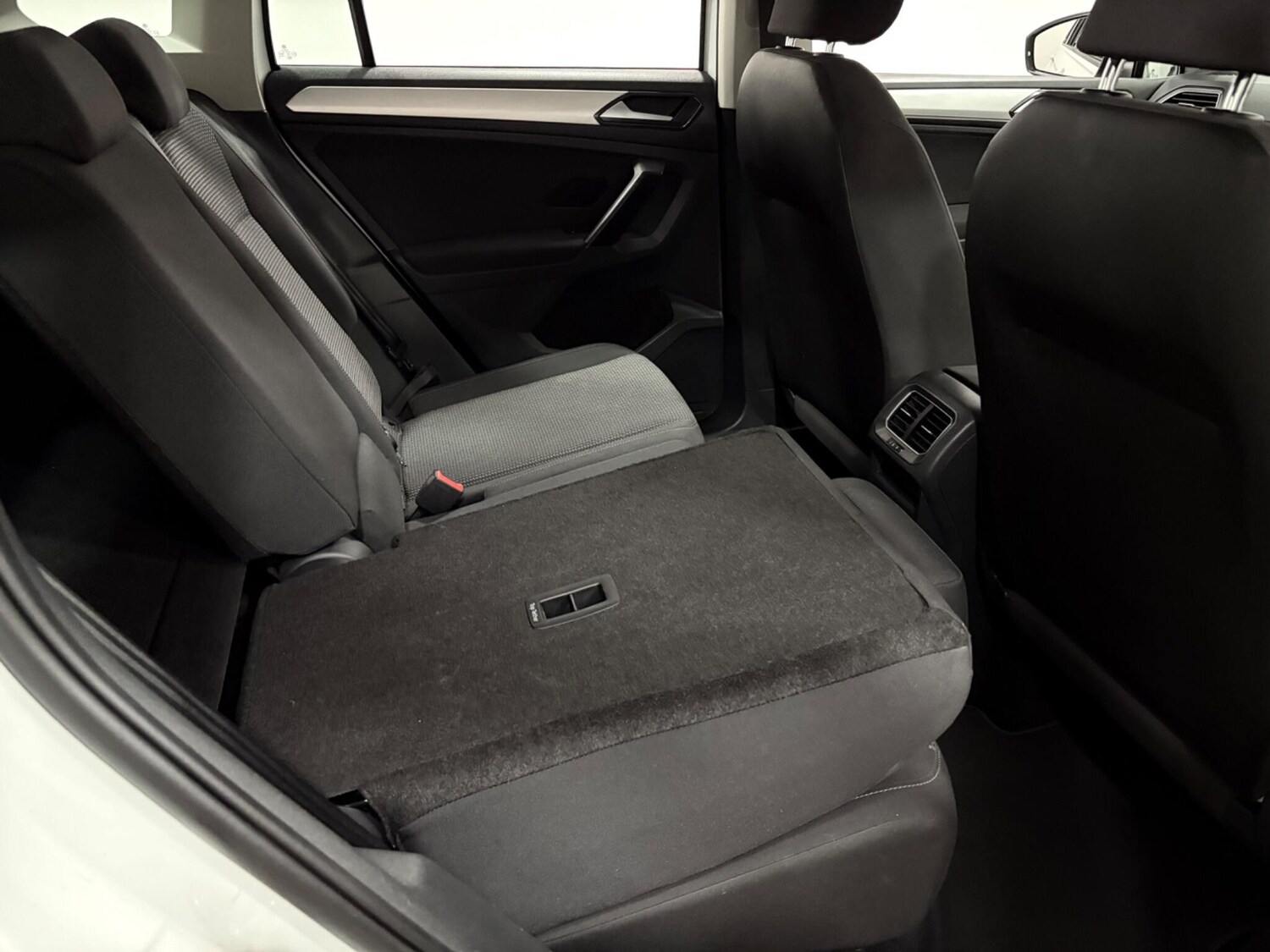 Used Volkswagen Tiguan 2016 for sale - 76152170: Photo 35