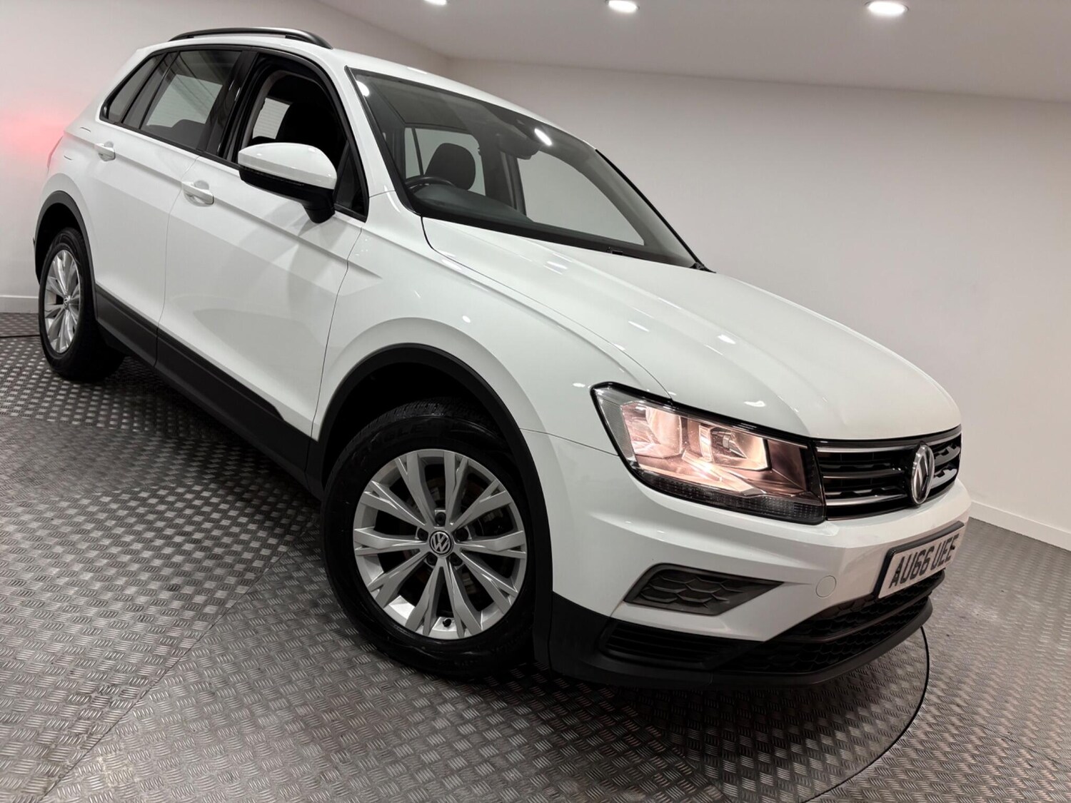 Used Volkswagen Tiguan 2016 for sale - 76152170: Photo 40