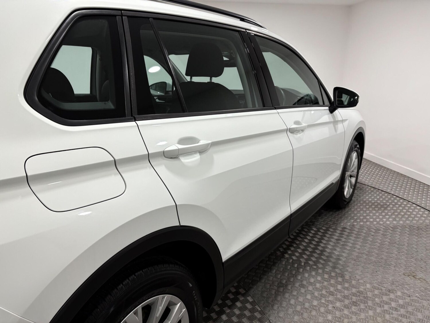 Used Volkswagen Tiguan 2016 for sale - 76152170: Photo 42
