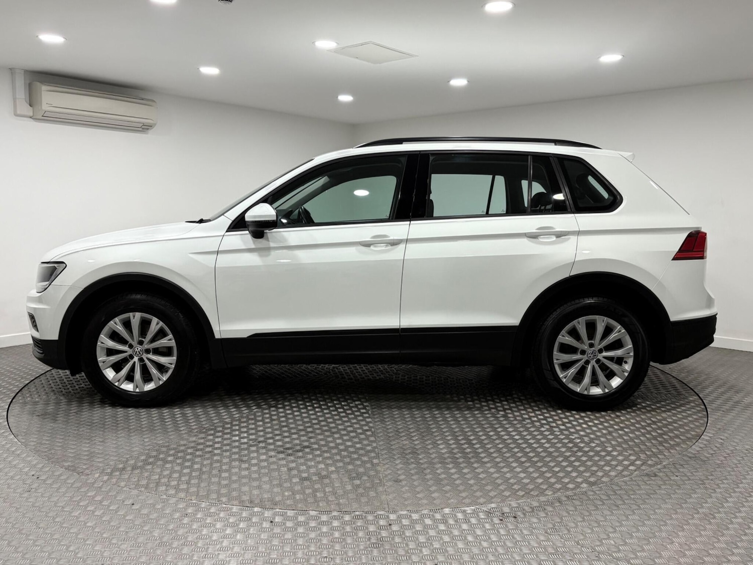 Used Volkswagen Tiguan 2016 for sale - 76152170: Photo 6