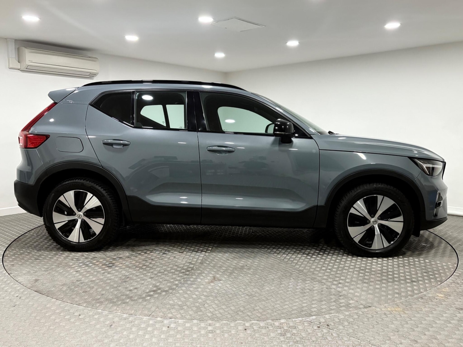 Used Volvo XC40 2022 for sale - 77021134: Photo 2